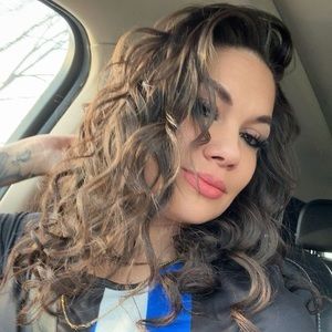 Meet your Posher, Lynda